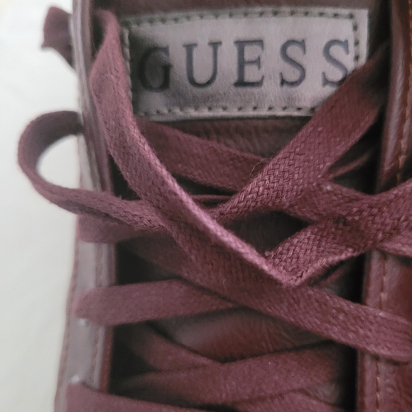 GUESS Mens Size 8 Sneaker Shoes! - Picture 8 of 8
